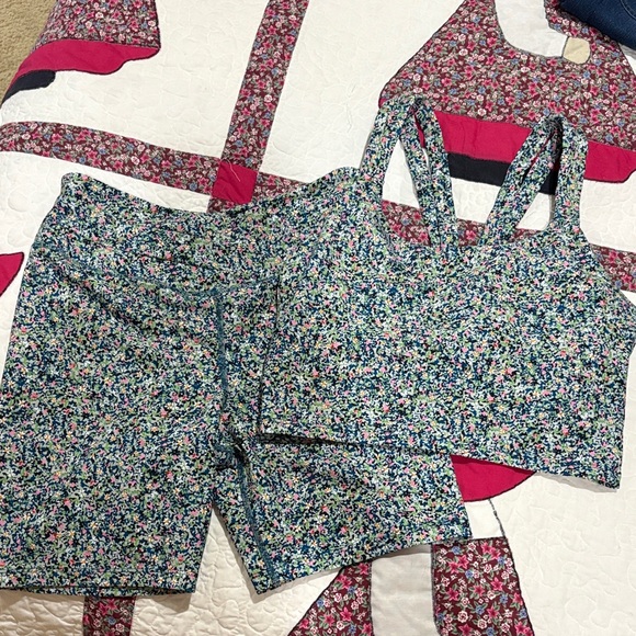 Colorful Floral Sports Bra and Shorts Set - Picture 1 of 3